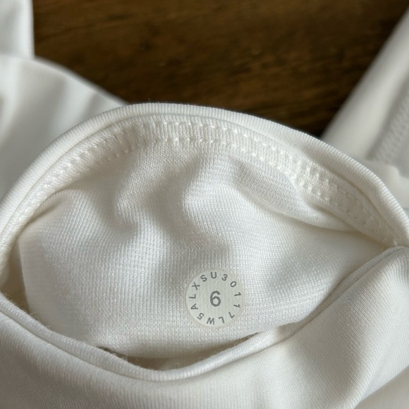 LULULEMON White High-Waisted Anew Tight Leggings with Perforated Detail n legs - Picture 7 of 11